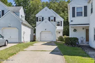 18 Oak Knl Dr, Matawan, NJ 07747 - Photo 1