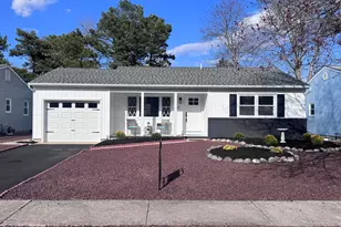 4 Zeeland Dr, Toms River Township, NJ 08757 - Photo 1