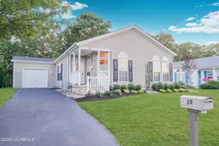 39 Oak Ridge Ln, Manahawkin, NJ 08050 - Photo 1