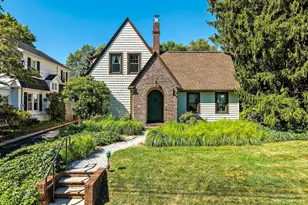 19 Statesir Pl, Red Bank, NJ 07701 - Photo 1