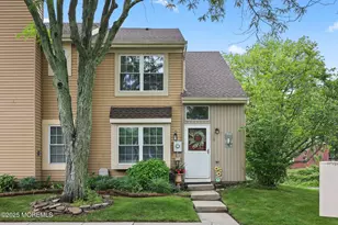 11 Alameda Ct, Eatontown, NJ 07724 - Photo 1