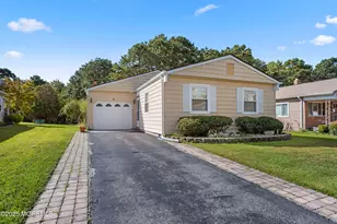 77 Chesterfield Ln, Toms River Township, NJ 08757 - Photo 1