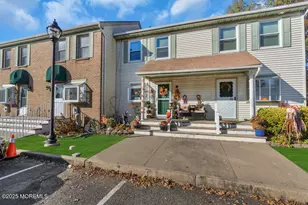 14 Gull Way, Keyport, NJ 07735 - Photo 1