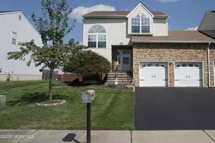 27 Hummingbird Ct, Marlboro Township, NJ 07746 - Photo 1