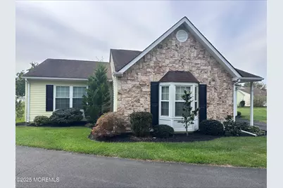 17 Ivy Ridge Close, Freehold, NJ 07728 - Photo 1