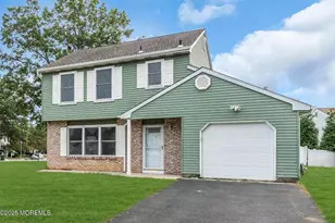 101 Bristlecone Dr, Howell Township, NJ 07731 - Photo 1