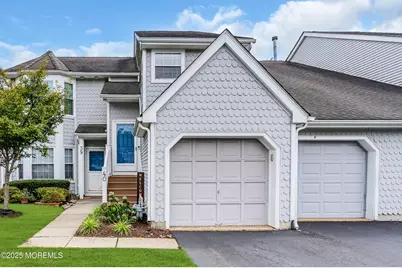 40 Poplar Place, Freehold, NJ 07728 - Photo 1