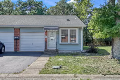 28 Yorktowne Parkway #B, Whiting, NJ 08759 - Photo 1