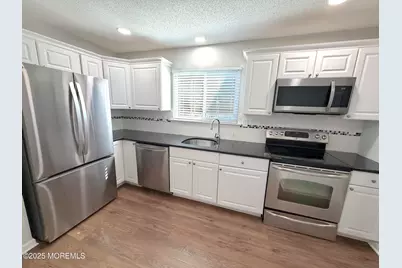 15 Eastport Court, Red Bank, NJ 07701 - Photo 1