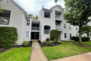 124 Walden Cir, Robbinsville Township, NJ 08691 - Photo 1