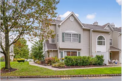 43 Richmond Court, Tinton Falls, NJ 07712 - Photo 1