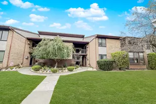 41 Meadow Green Cir, Manalapan Township, NJ 07726 - Photo 1