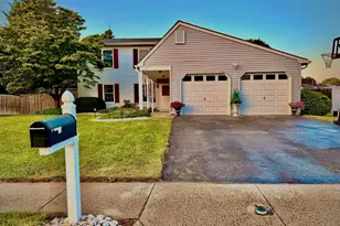 8 Hedgewood Rd, Howell Township, NJ 07731 - Photo 1