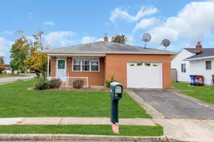 208 Bonaire Dr, Toms River Township, NJ 08757 - Photo 1