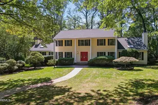 8 Aspen Ct, Holmdel, NJ 07733 - Photo 1