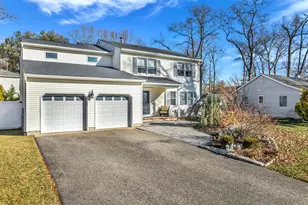 890 Roundtree Dr, Toms River Township, NJ 08753 - Photo 1