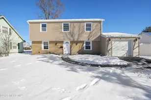 18 Bendix Ln, Willingboro, NJ 08046 - Photo 1