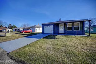 8 Newcastle Ct, Toms River Township, NJ 08757 - Photo 1