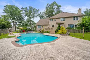 21 Old Queens Ct, Eatontown, NJ 07724 - Photo 1