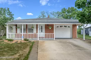 27 Bahamia Dr, Toms River Township, NJ 08757 - Photo 1