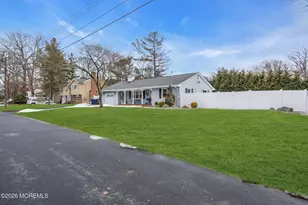21 Wayside Dr, Brick, NJ 08724 - Photo 1