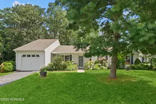 7 Lamp Post Ct, Howell Township, NJ 07731 - Photo 1
