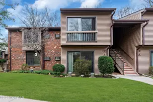 8 Manchester Ct, Red Bank, NJ 07701 - Photo 1