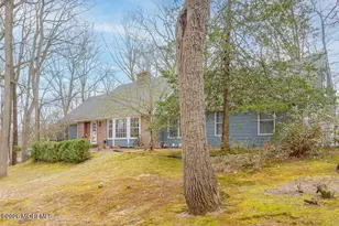 25 Dellwood Ct, Middletown, NJ 07748 - Photo 1