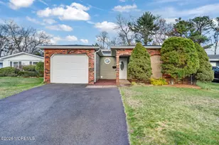 4 Campion Ct, Brick, NJ 08724 - Photo 1