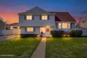 611 S Laurel Ave, Hazlet Township, NJ 07730 - Photo 1