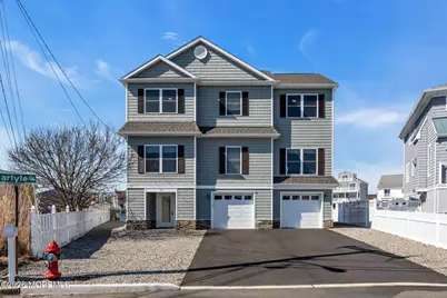 42 Carlyle Drive, Berkeley, NJ 08721 - Photo 1