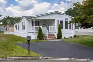 19 Sheryl Ct, Spotswood, NJ 08884 - Photo 1