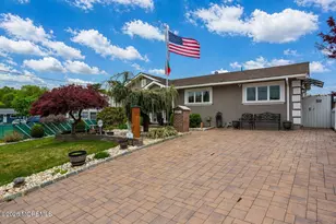 95 Pinetree Dr, Sayreville, NJ 08859 - Photo 1