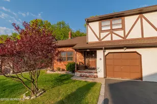 8 Winsor Ct, Sayreville, NJ 08872 - Photo 1
