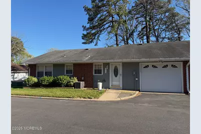 682 New Castle Court #B, Lakewood, NJ 08701 - Photo 1