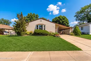 94 Boulevard W, Keyport, NJ 07735 - Photo 1