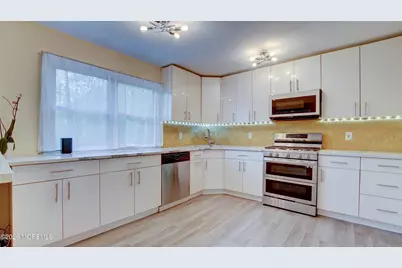 2 Lone Star Lane, Manalapan Township, NJ 07726 - Photo 11