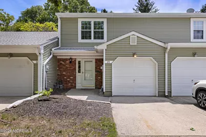 39 Oak Lane, Eatontown, NJ 07724 - Photo 1