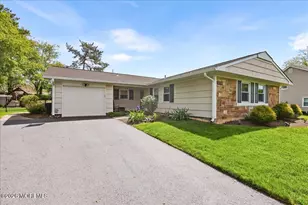 12 Clinton Dr, Manalapan Township, NJ 07726 - Photo 1
