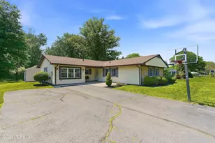 28 Maxwell Ln, Manalapan Township, NJ 07726 - Photo 1