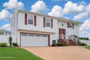 12 Jay Ct, Hazlet Township, NJ 07730 - Photo 1