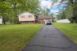25 Holiday Rd, Manalapan Township, NJ 07726 - Photo 1