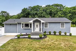 40 Woodside Dr, Howell Township, NJ 07731 - Photo 1
