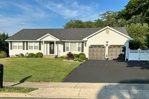 217 Woodberry Dr, Toms River Township, NJ 08753 - Photo 1