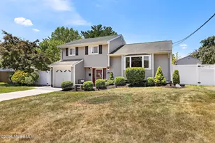 522 Mackey Ave, Belford, NJ 07718 - Photo 1