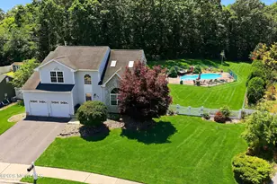 28 Silverbrooke Cir, Howell Township, NJ 07731 - Photo 1