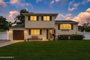10 Garrett Pl, New Monmouth, NJ 07748 - Photo 1