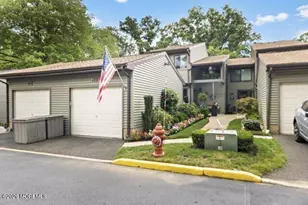 38 Berkshire Ct, Red Bank, NJ 07701 - Photo 1