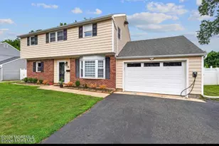 31 Peach Tree Rd, Oakhurst, NJ 07755 - Photo 1