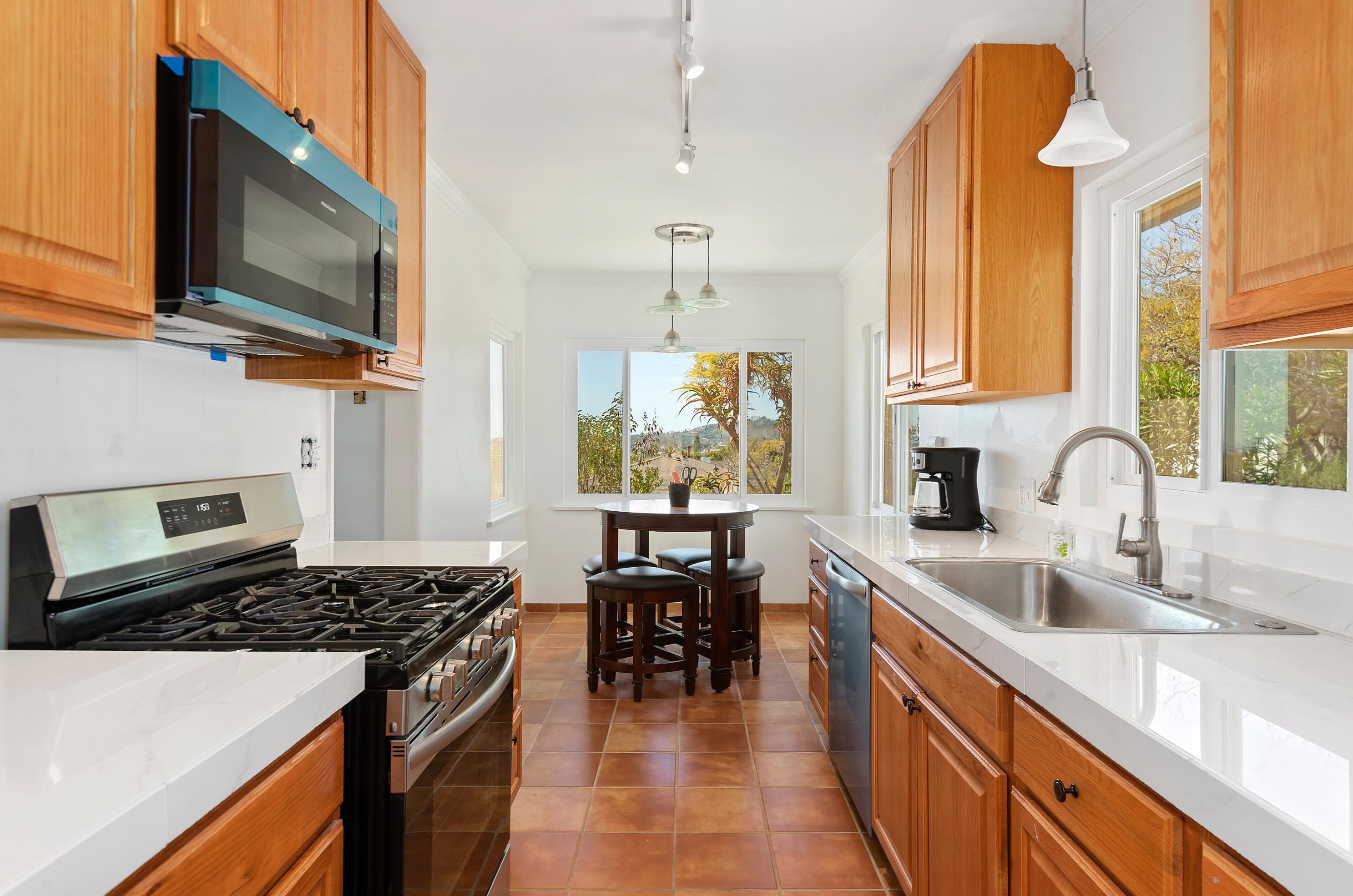 502 Chiquita Rd, Santa Barbara CA  93103-2540 exterior